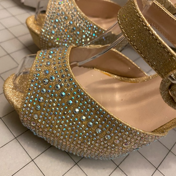 Cathy Jean Rhinestone Studded Heels - Size 9 - Picture 4 of 7